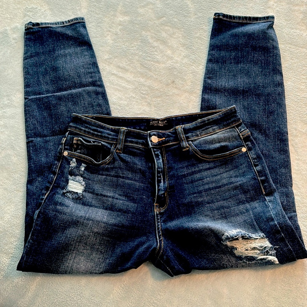 Judy Blue size 7 distressed stretch high wasted never won